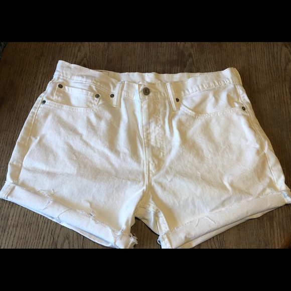 Levi’s Jean Cut Off Shorts - Picture 3 of 5